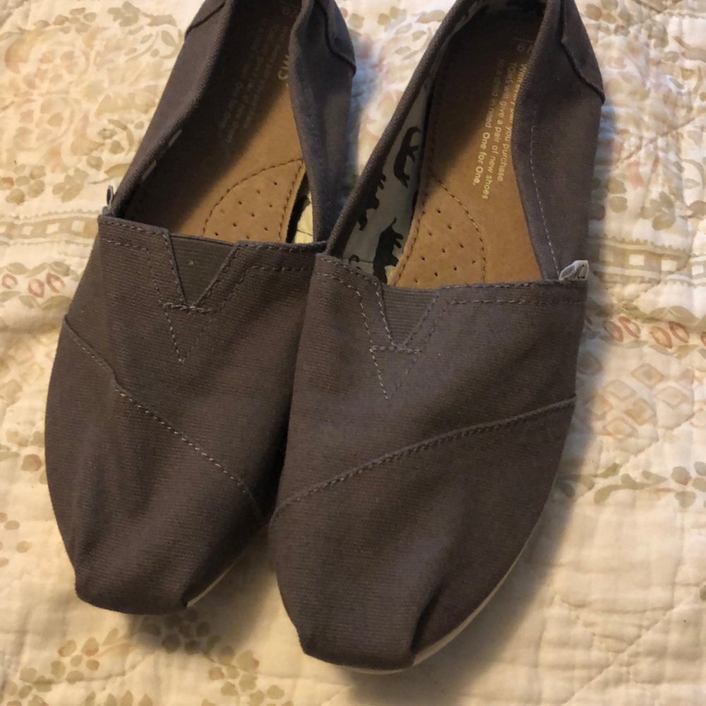 Toms women’s shoe